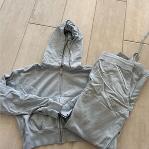 Aritzia Lounge Set, SweatFleece Hoodie (Small) & SweatFleece Pants (Medium)